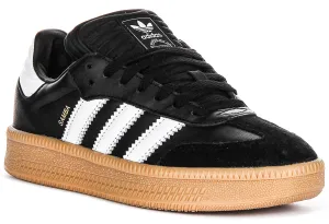 Adidas Samba XLG in schwarz-weißen Schuhen Adidas