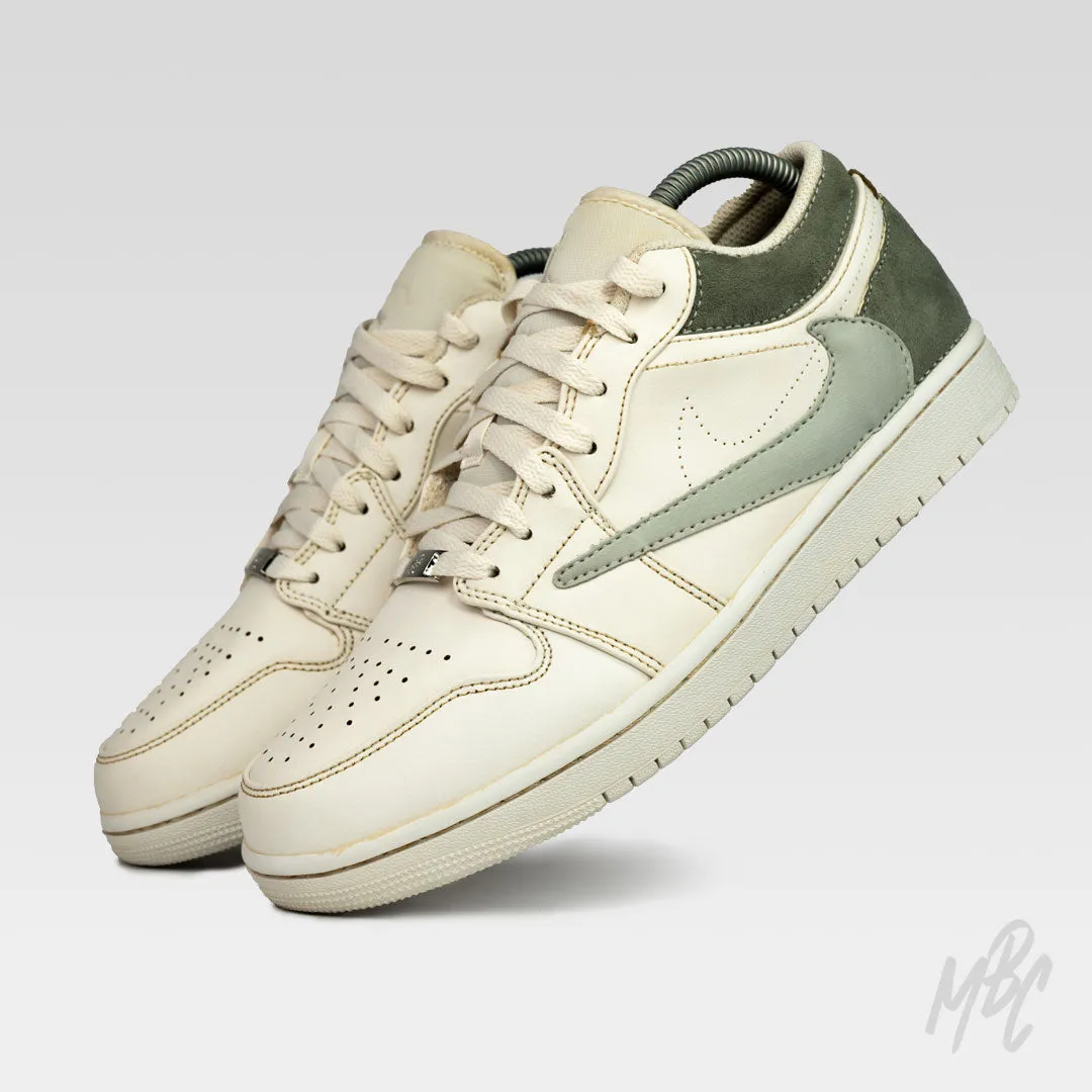 Gealterter Olive Reverse Swoosh - Jordan 1 Low Custom