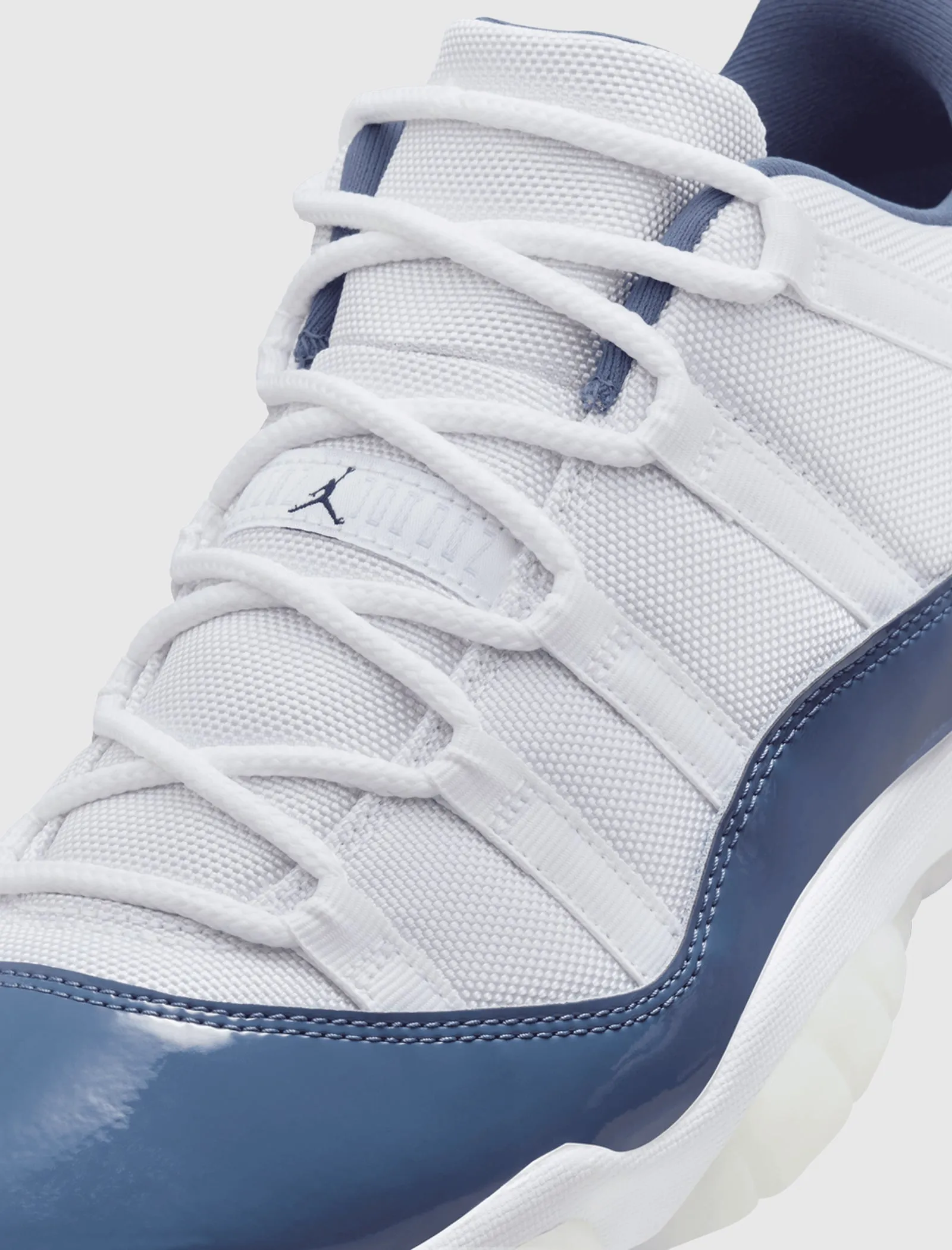 AIR JORDAN 11 RETRO LOW 