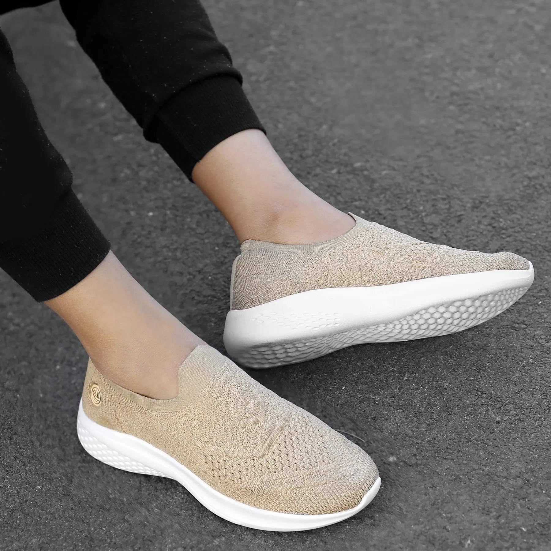 Bacca Bucci Damen WALKER Schlupf-Schuhe Atmungsaktive Mesh-Sportschuhe Sneaker