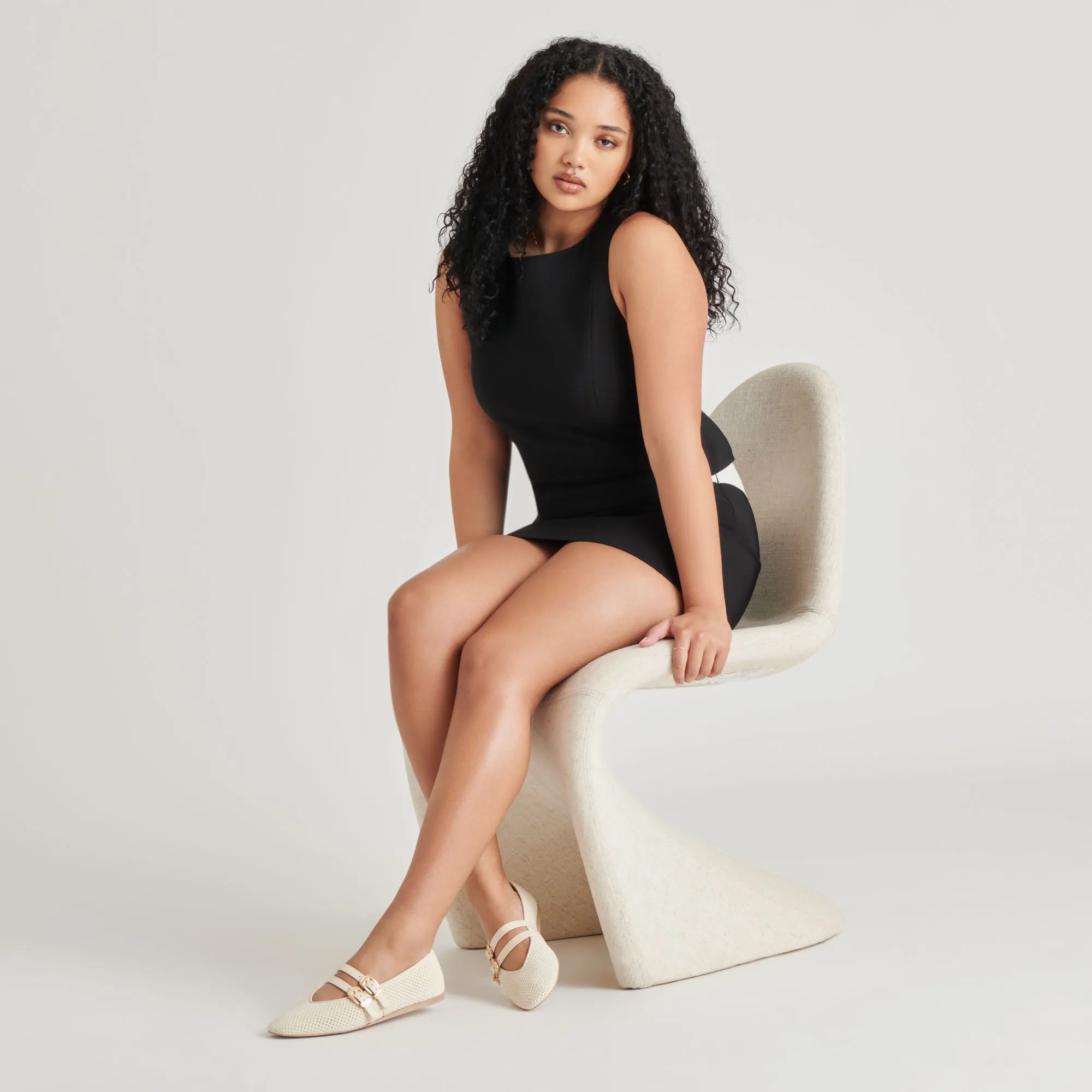 BAYLEE BALLETTFLATS KNOCHENFARBEN DURCHLÖCHERTES WILDLEDER