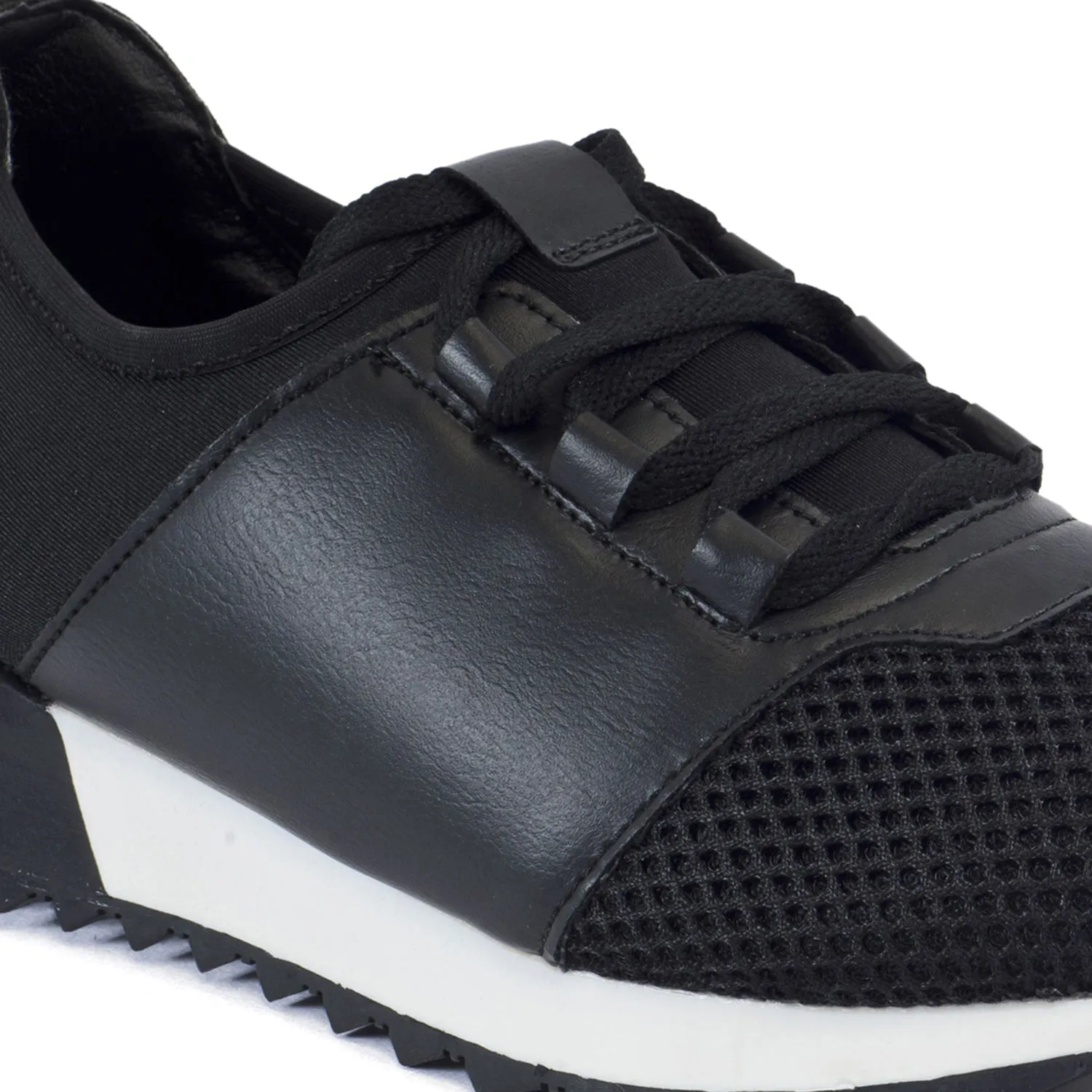 Schwarze Schnür-Mesh-Turnschuhe