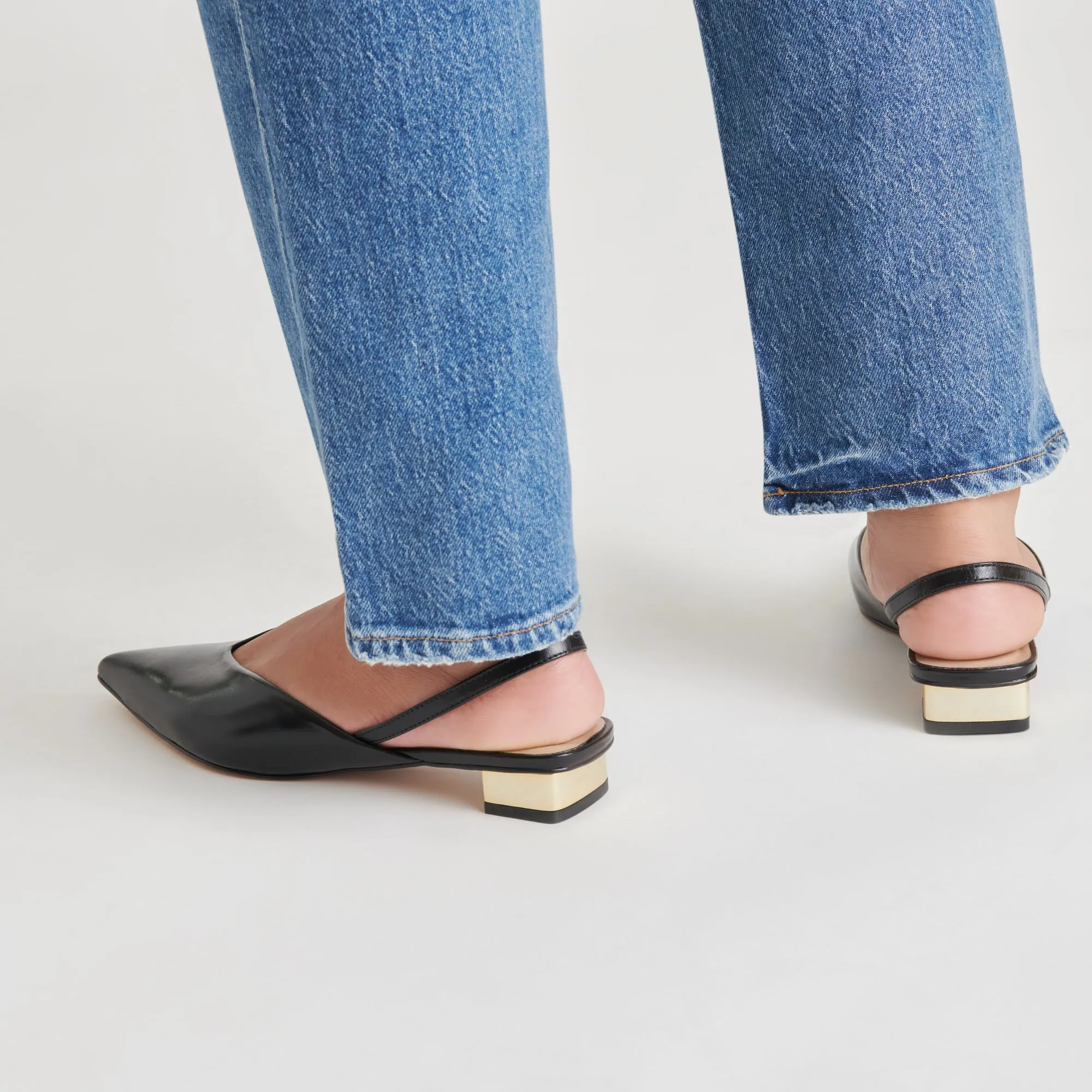 BYANCA FLATS SCHWARZES LEDER