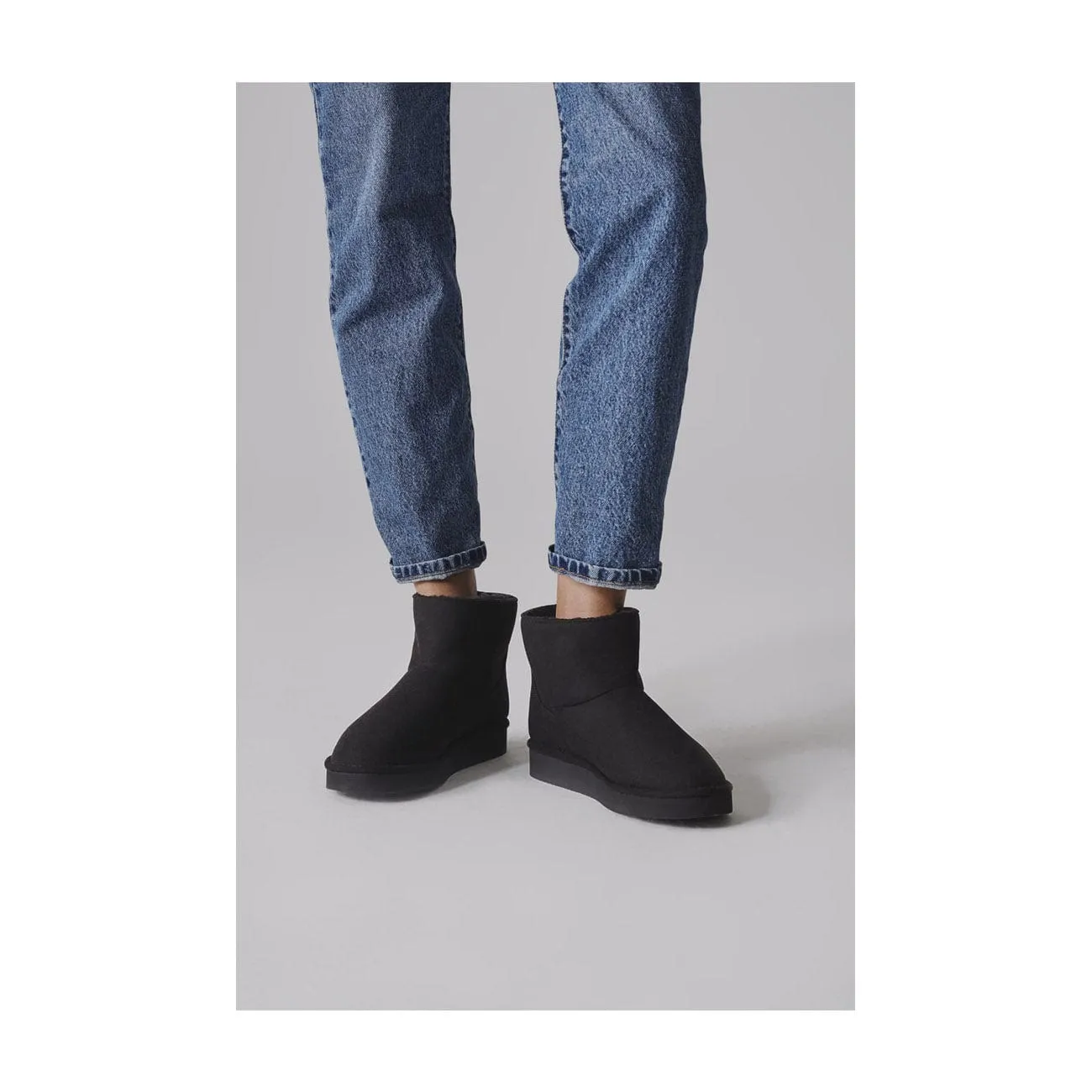 Klassische Crystal Unisex Vegane Kunstpelz gefütterte Stiefeletten | Mehrere Farben