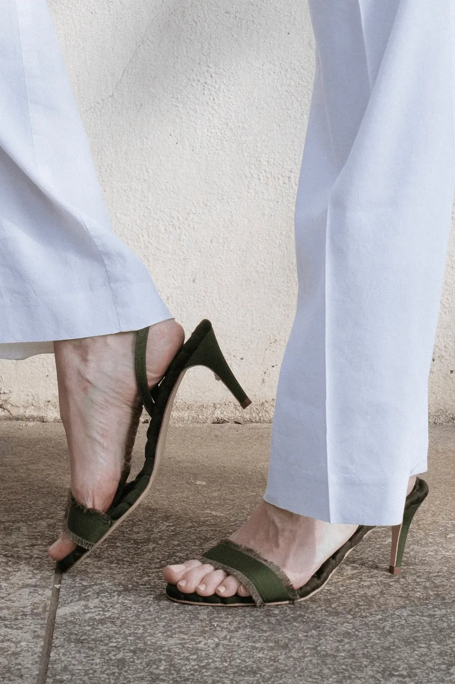 Claudia Vegan Baumwoll High-Heel Slingback Sandalen | Militärisches Grosgrain