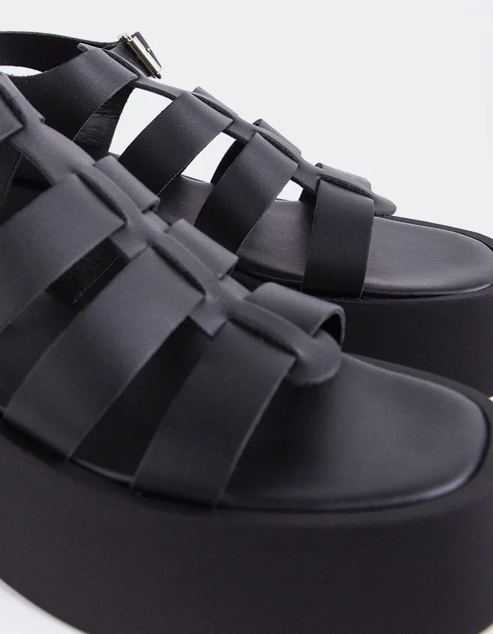 Selbstbewusstes schwarzes Leder