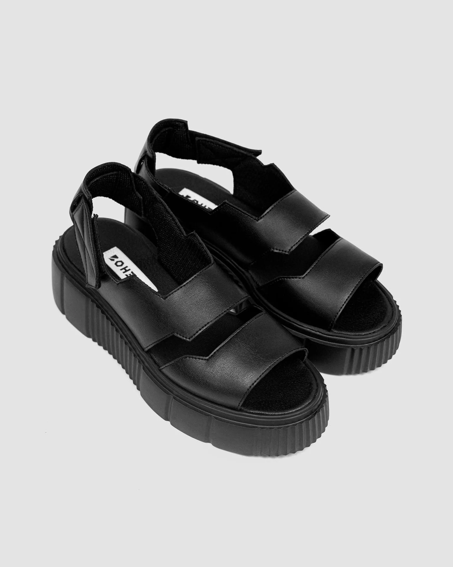 Trendige vegane Kaktusleder Desserto® Plateausandalen | Schwarz