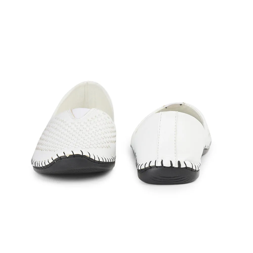 Fortune White Casual Mojari Loaferschuhe Für Herren AVN-40 Von Liberty