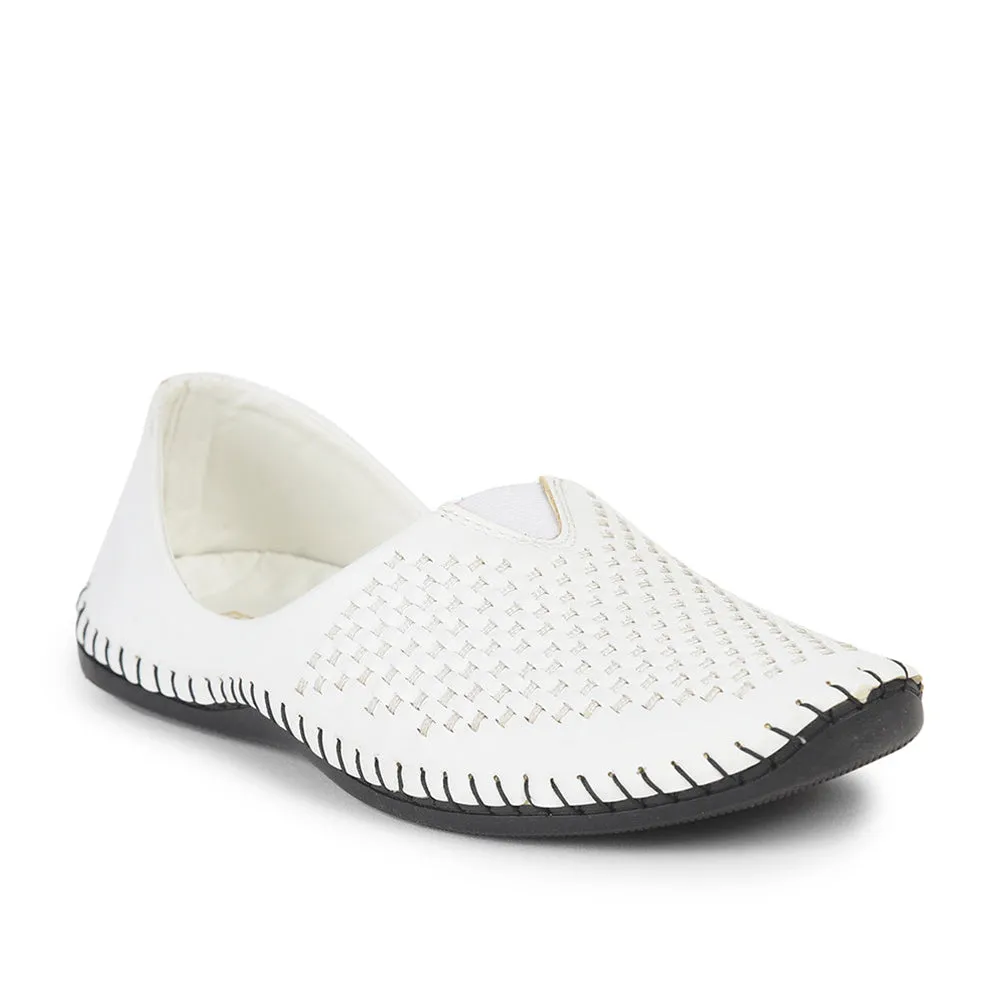 Fortune White Casual Mojari Loaferschuhe Für Herren AVN-40 Von Liberty