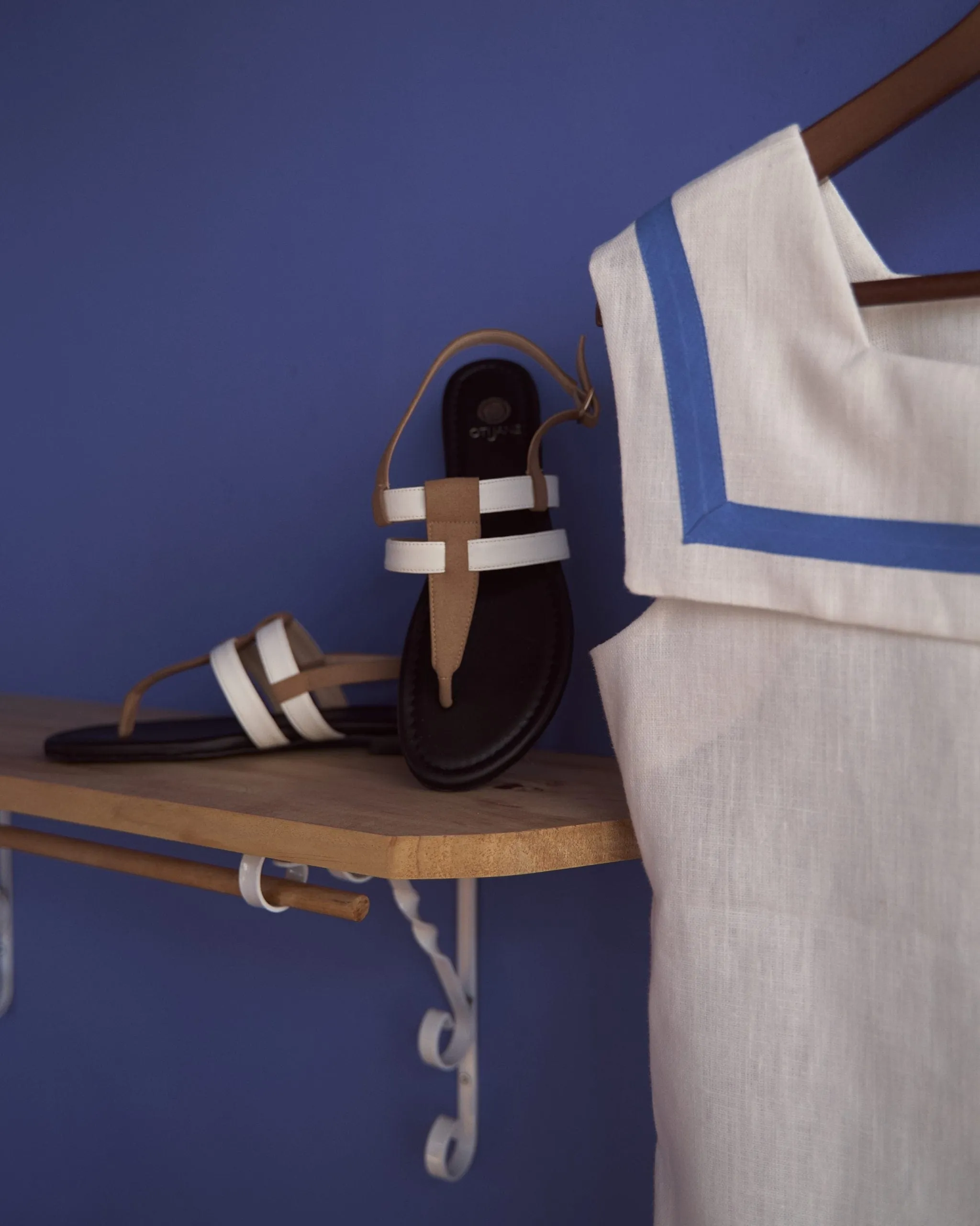 Gabriella Vegan Leder Gladiatoren Sandalen | Sand & Weiß