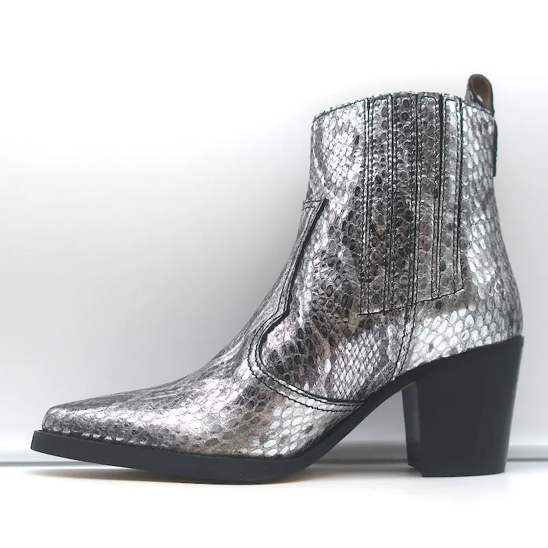 Ganni Callie Western Chelsea Stiefel Silber Metallic Schlangenprägung Leder Größe 39