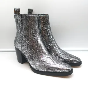 Ganni Callie Western Chelsea Stiefel Silber Metallic Schlangenprägung Leder Größe 39