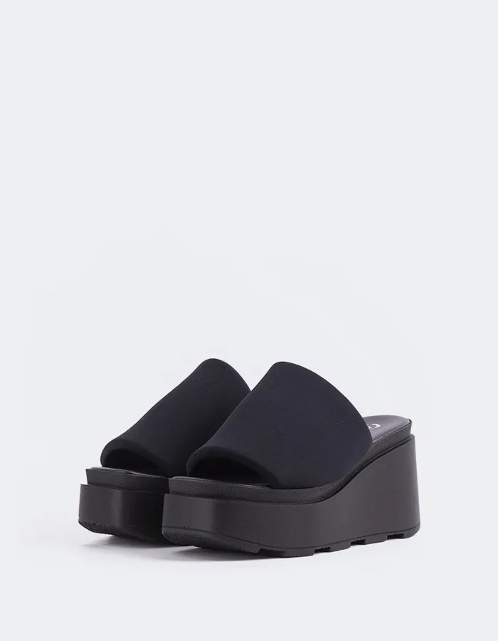 Hoffnungsvolle schwarze Lycra