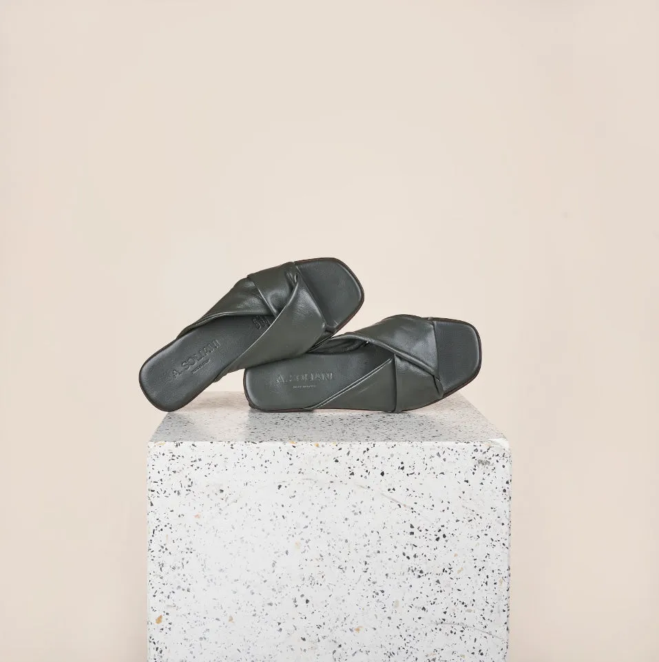 Lecce - Nappa-Oliven Sandalen (2323)