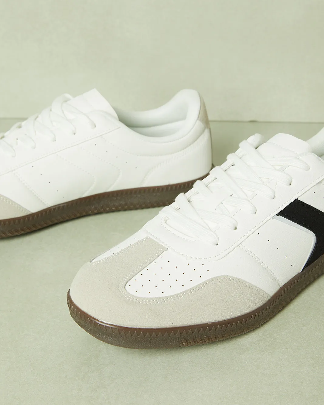 Herren Sneakers aus weißem Materialblock