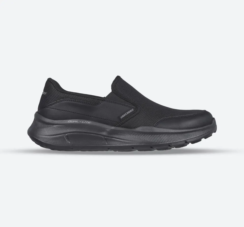 Herren Weite Passform Skechers 232515 Equalizer 5.0 Langlebige Trainingsschuhe