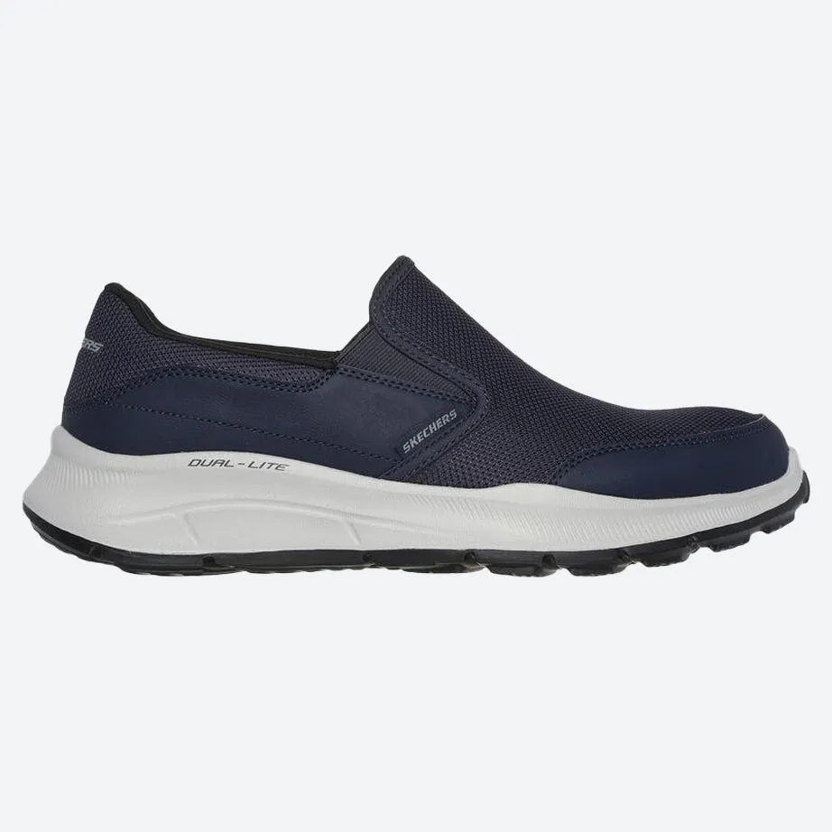 Herren Weite Passform Skechers 232515 Equalizer 5.0 Langlebige Trainingsschuhe