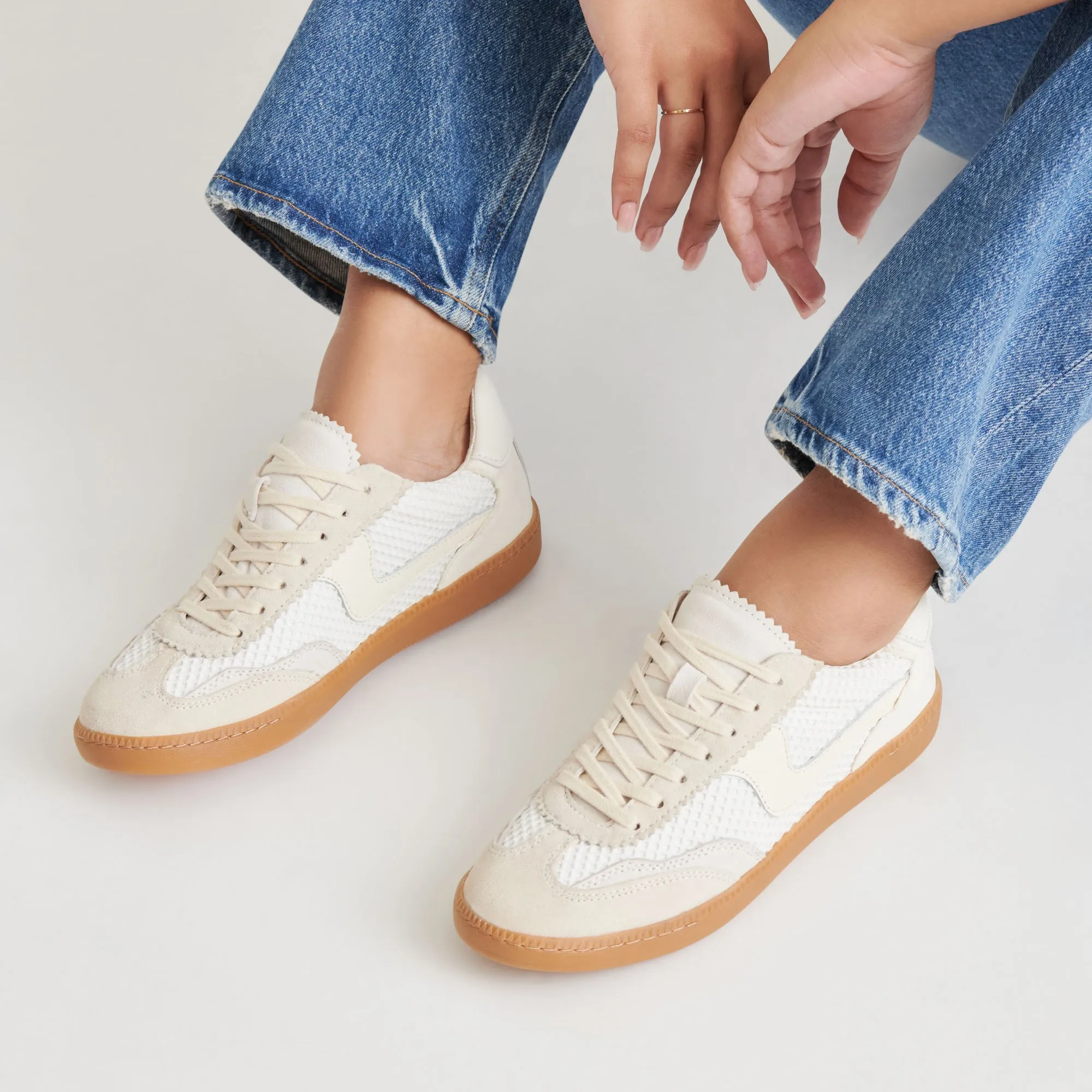 HINWEIS MESH SNEAKERS WEIß GEWEBTES MESH
