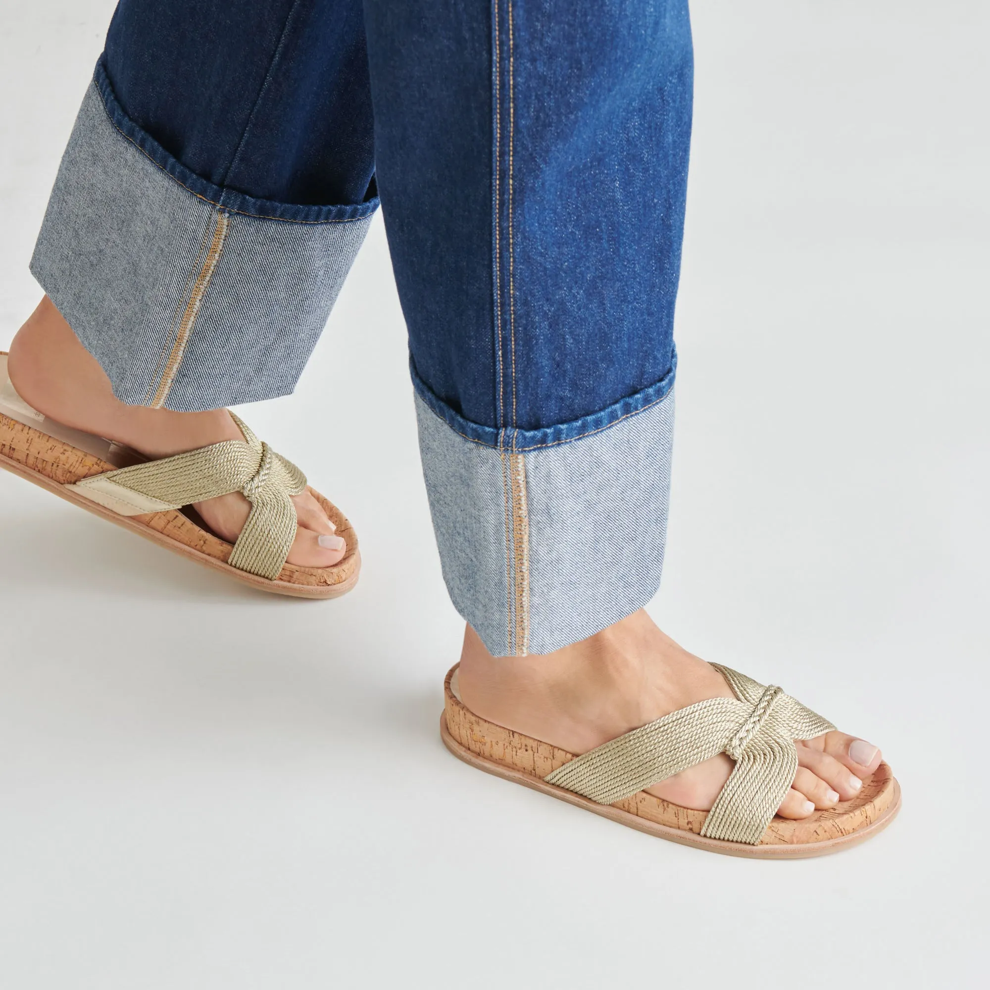 SELDA SANDALETTEN GOLD RAFFIA
