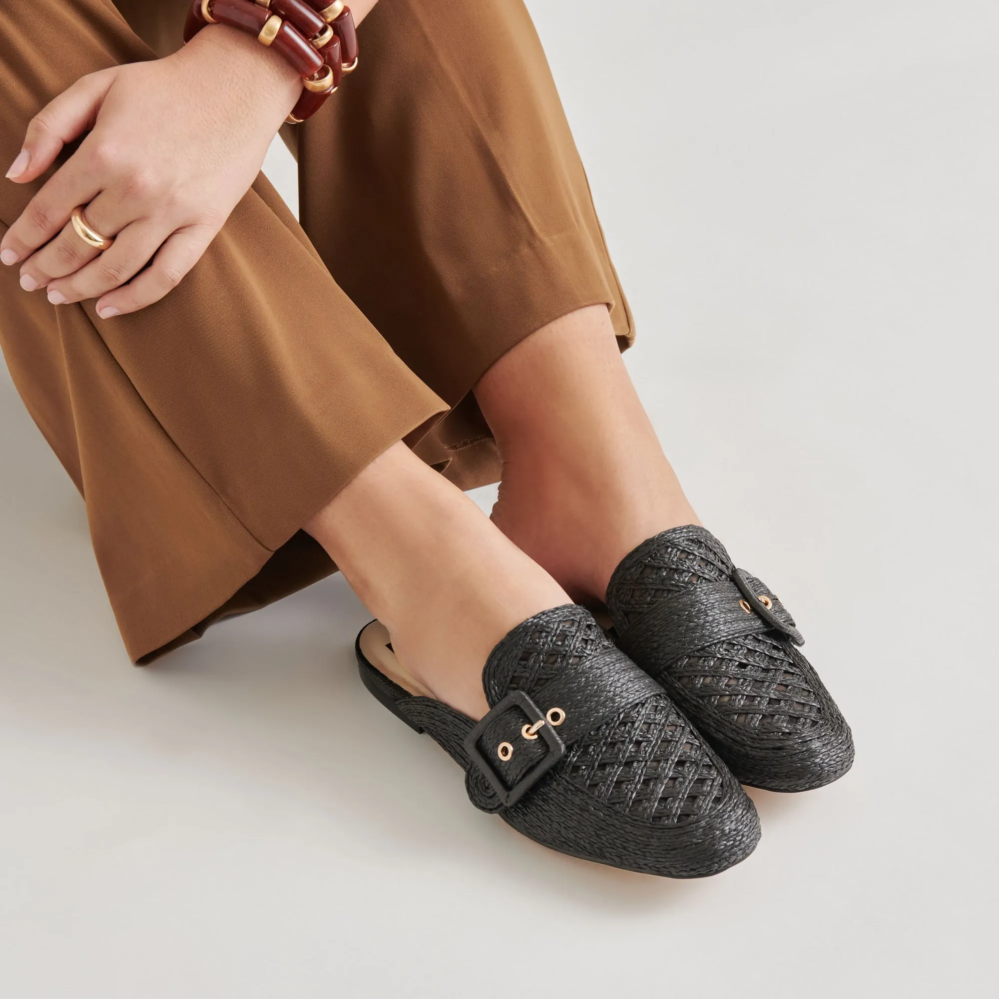 SIANNA FLATS SCHWARZES RAFFIA
