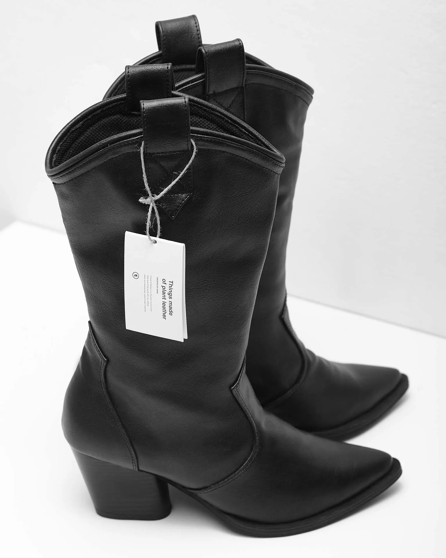 Schicke Damen Cowboy-Stiefel aus veganem Traubenleder | Schwarz