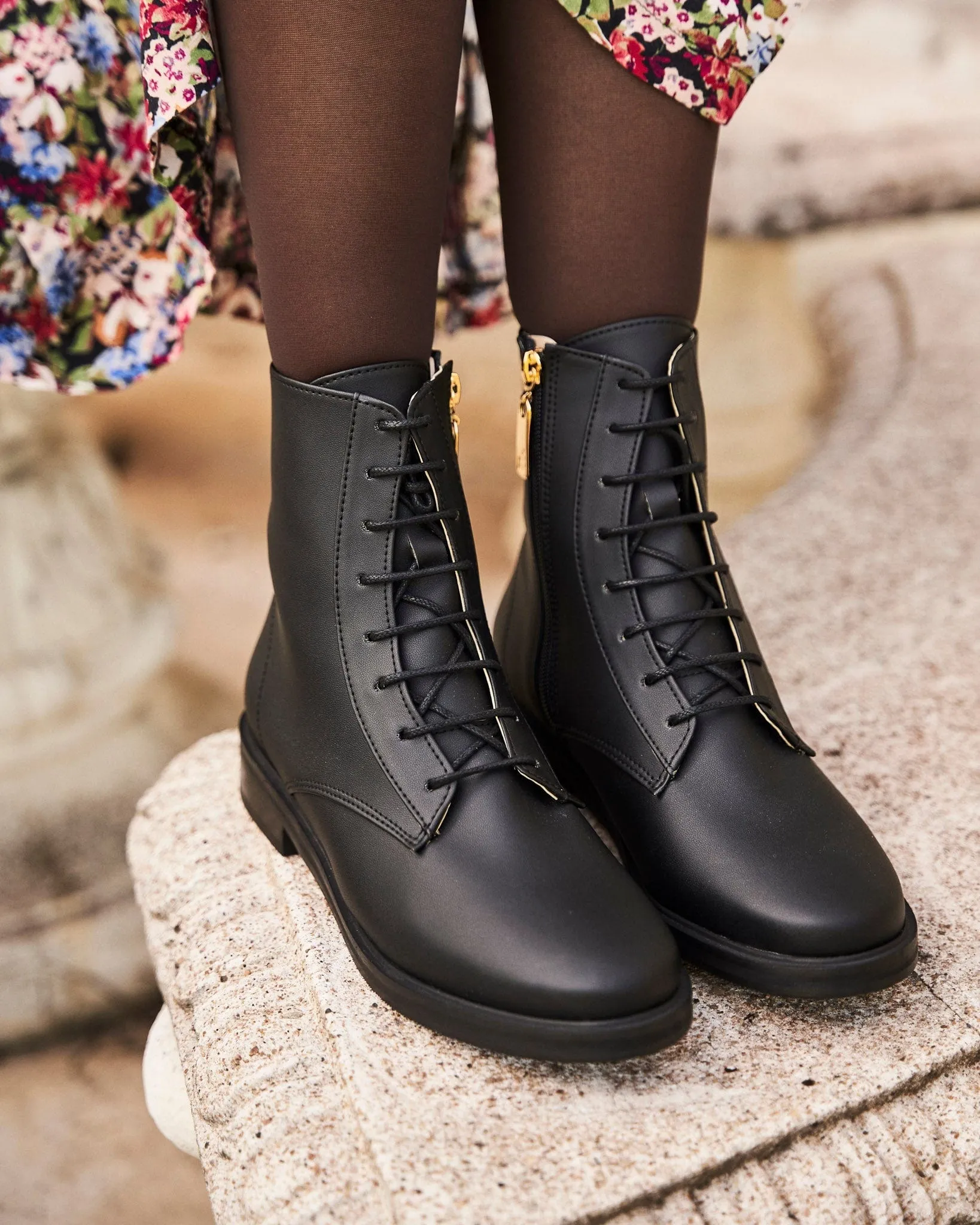 Spy Recycelte Vegan-Leder-Schnürstiefel | Schwarz