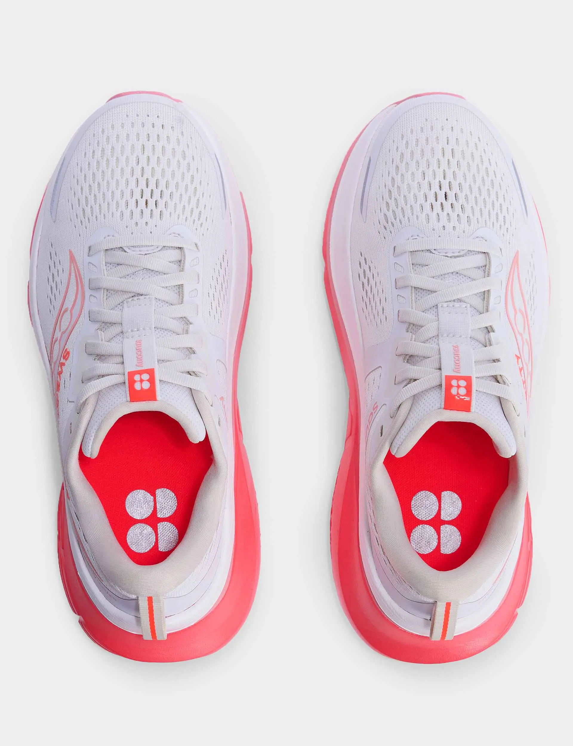 Sweaty Betty x Saucony Guide 18 - Neon Pink