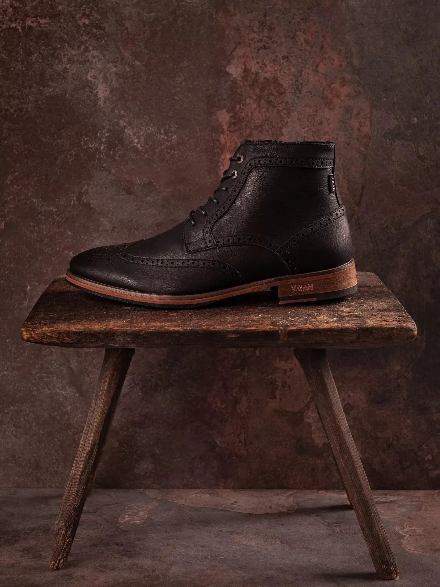 Wheat 2 Herren Vegan-Leder Brogue-Stiefel | Schwarz