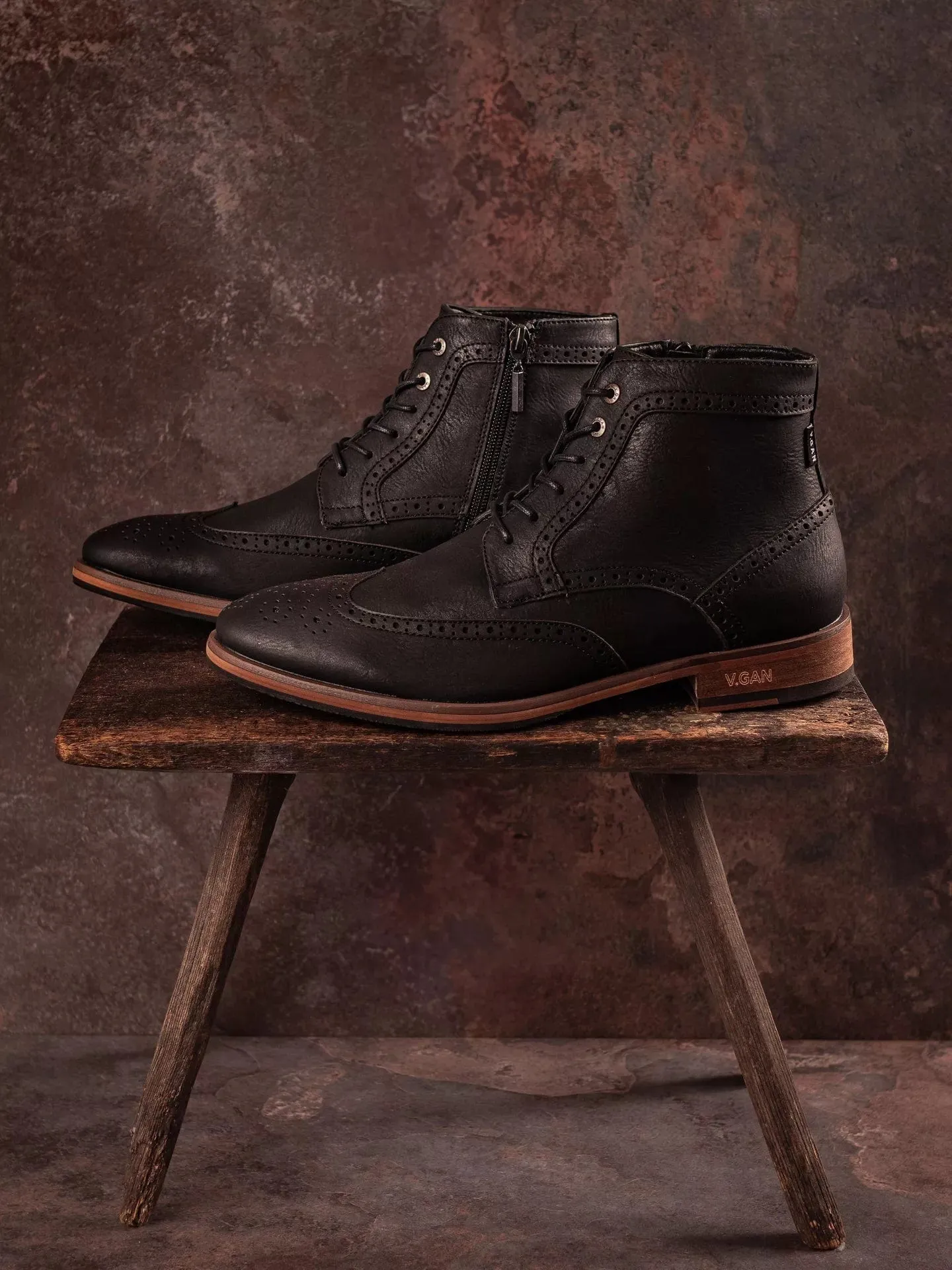 Wheat 2 Herren Vegan-Leder Brogue-Stiefel | Schwarz